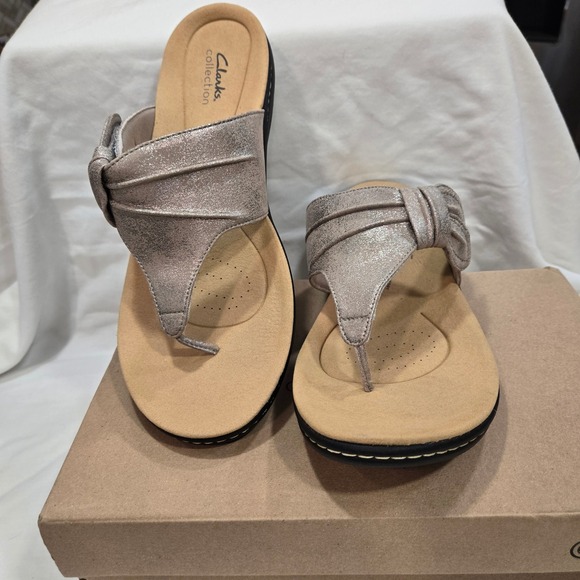 Clarks Collection Lauriann Rae Taupe Metallic Thong Sandals Womens US 12W - Picture 1 of 10